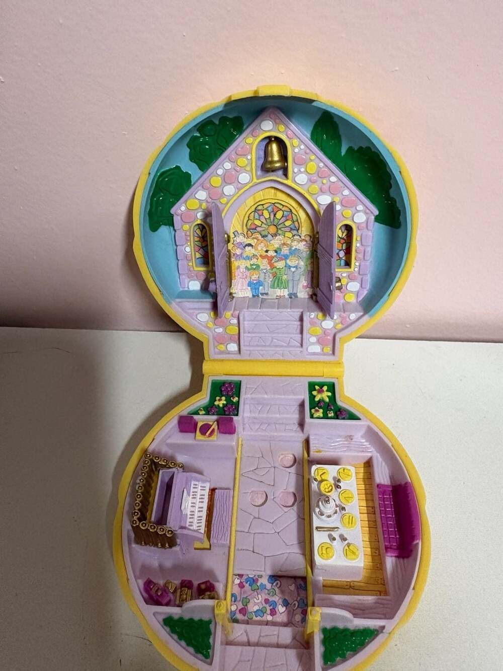 Vintage 1989 Polly Pocket Nancy's Wedding Day / Bridesmaid Polly Yellow Compact - Picture 4 of 5